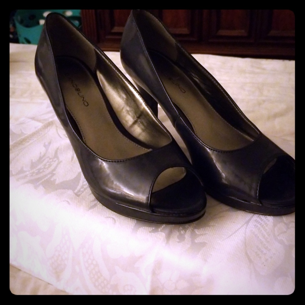 Bandolino "Mylan" Navy Heels
